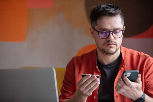 クレジットカード現金化を自分でするならどこに注意する？